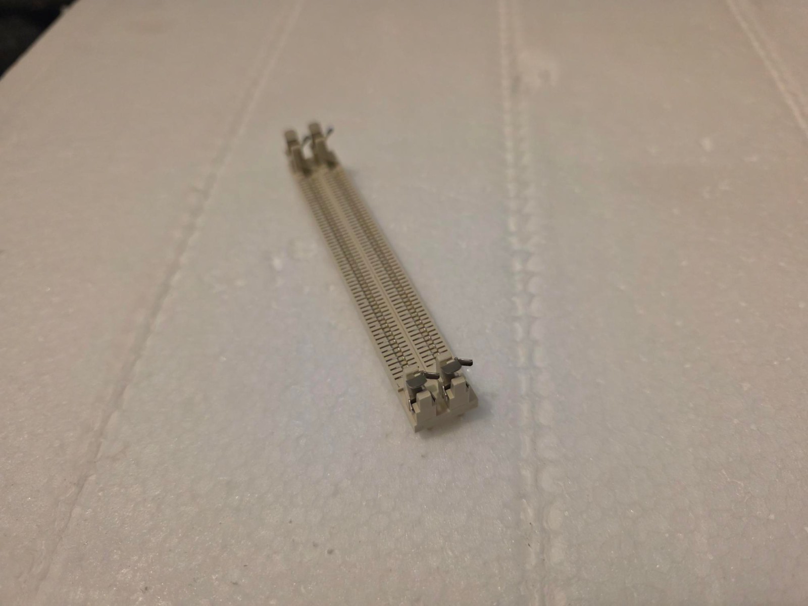 QTY (5) 30 POSITION DUAL SIMM SOCKETS 2.54mm SMV2030-6