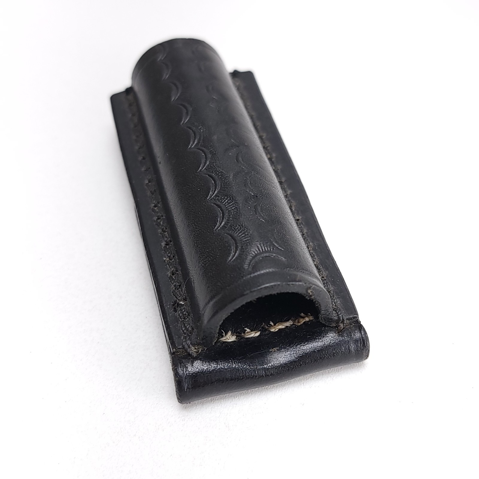 Vintage Safety Speed Black Basket Stamped Leather 3/4″ Pass-through