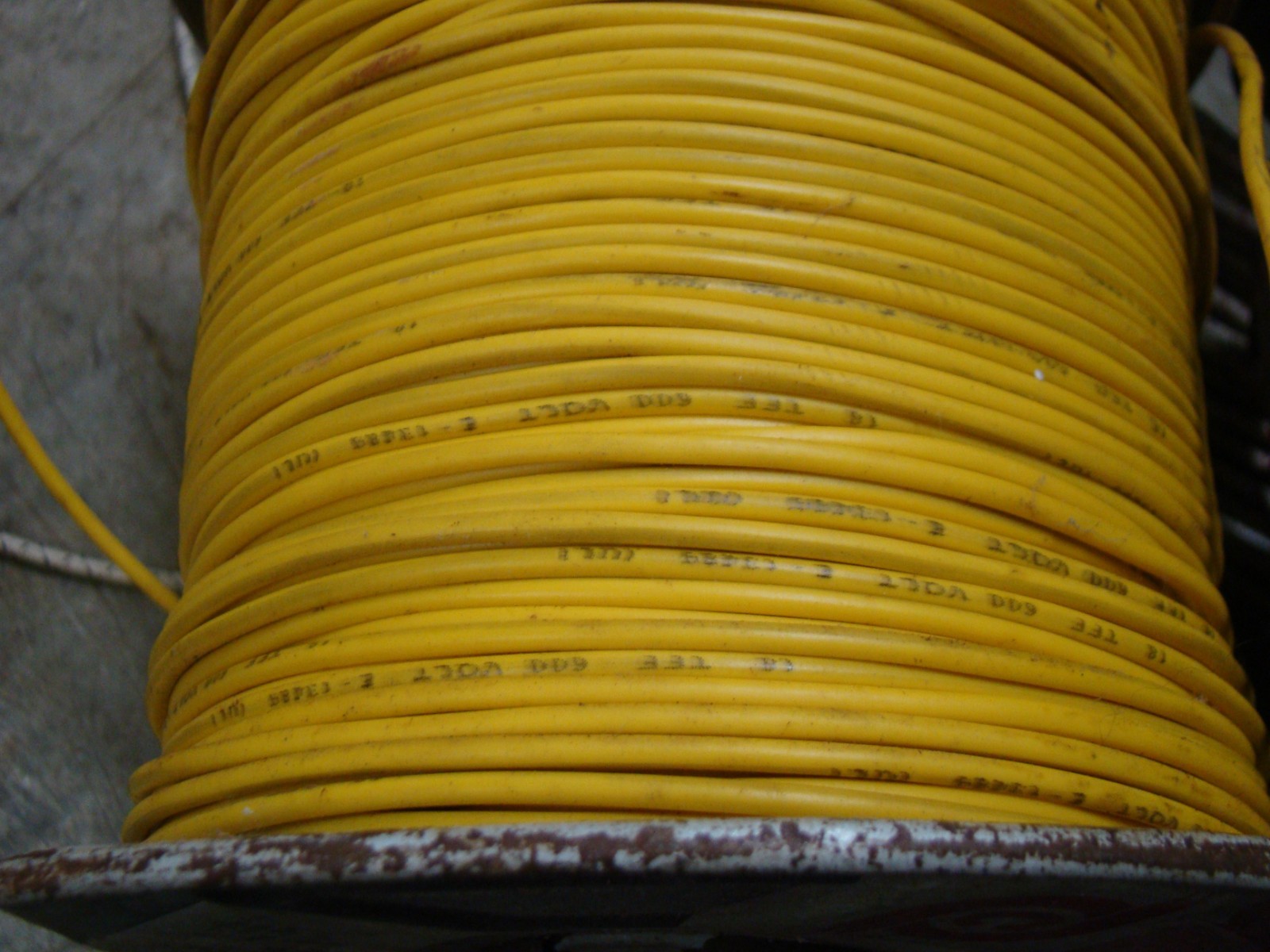 MIXED LOT SPOOLS ELECTRICAL WIRE 18 GAUGE 10 USED SPOOLS CAROL