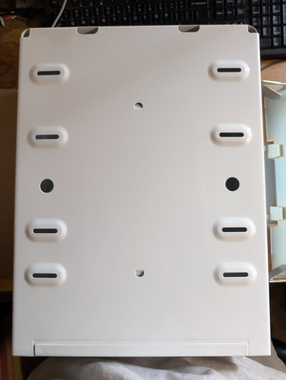 Georgia Pacific 56601 White Metal Paper Towel Dispenser