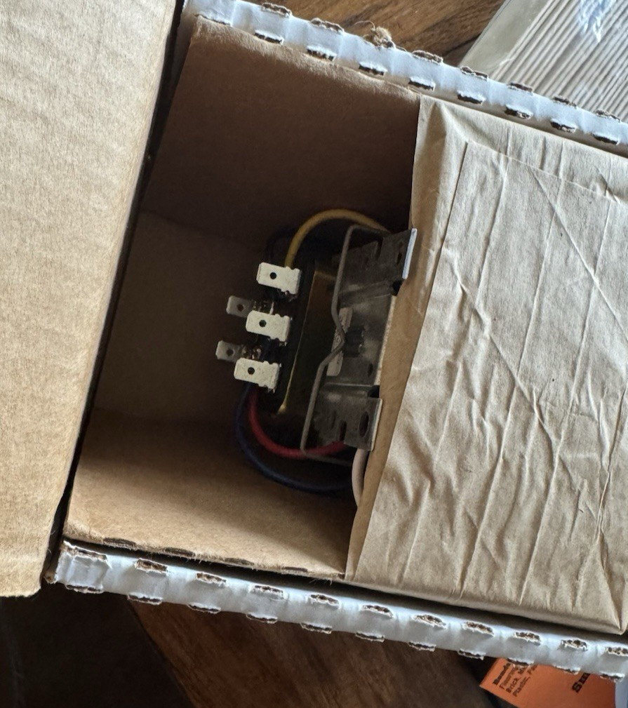 Resideo R8285D 5001 Transformer and DPST Switching Relay