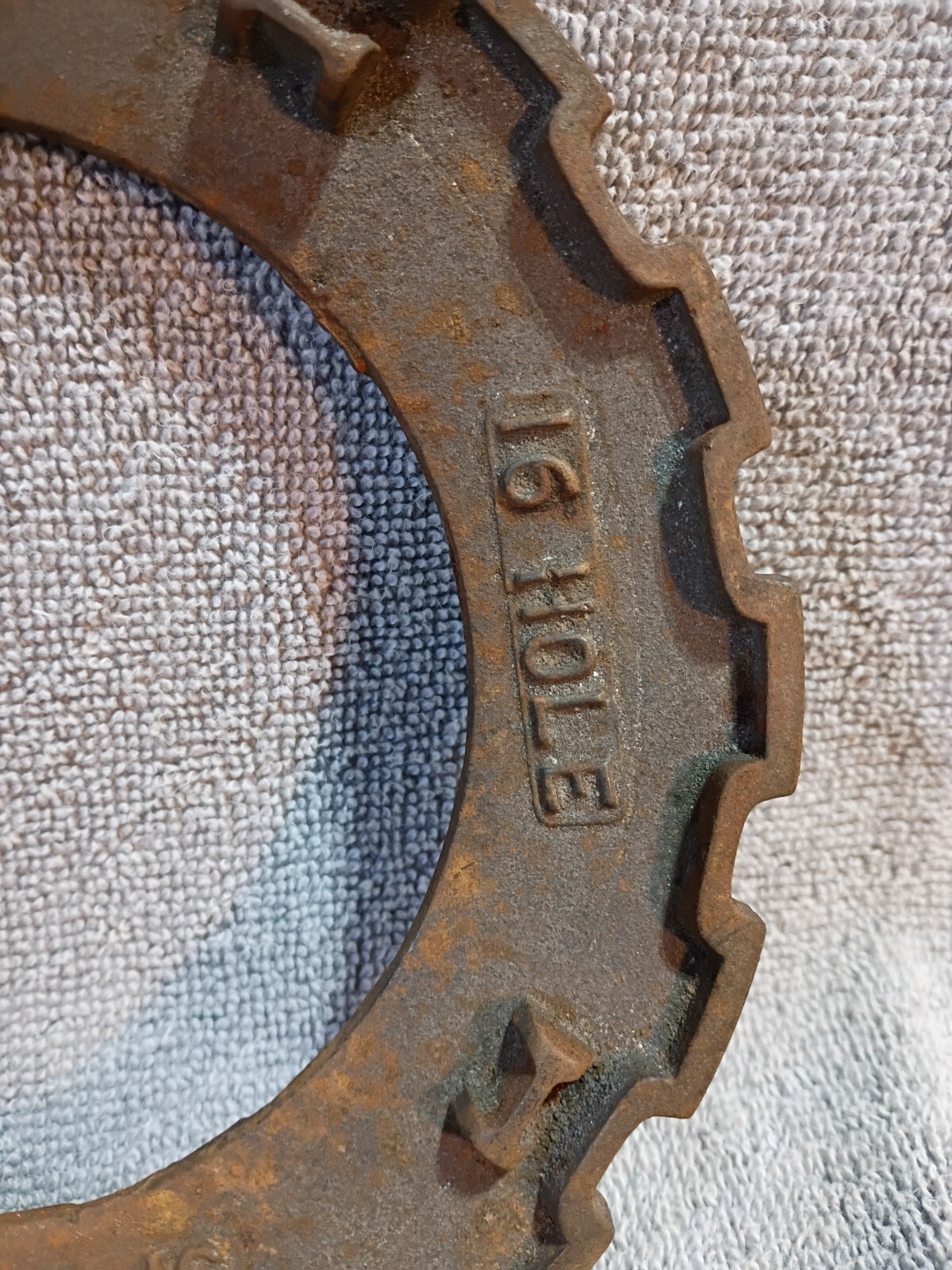 Black Hawk F440 CAST IRON SEED PLANTER PLATE F 440 Special Small 16 Cell Flats