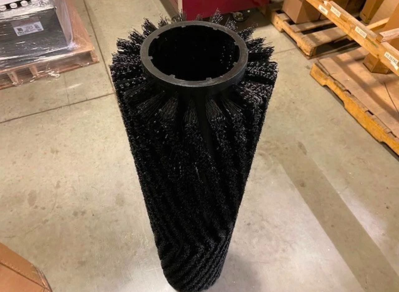 TNN71170 45 24S.R Cylindrical Scrub Brush Poly Main Broom For Tennant FREE SHIP