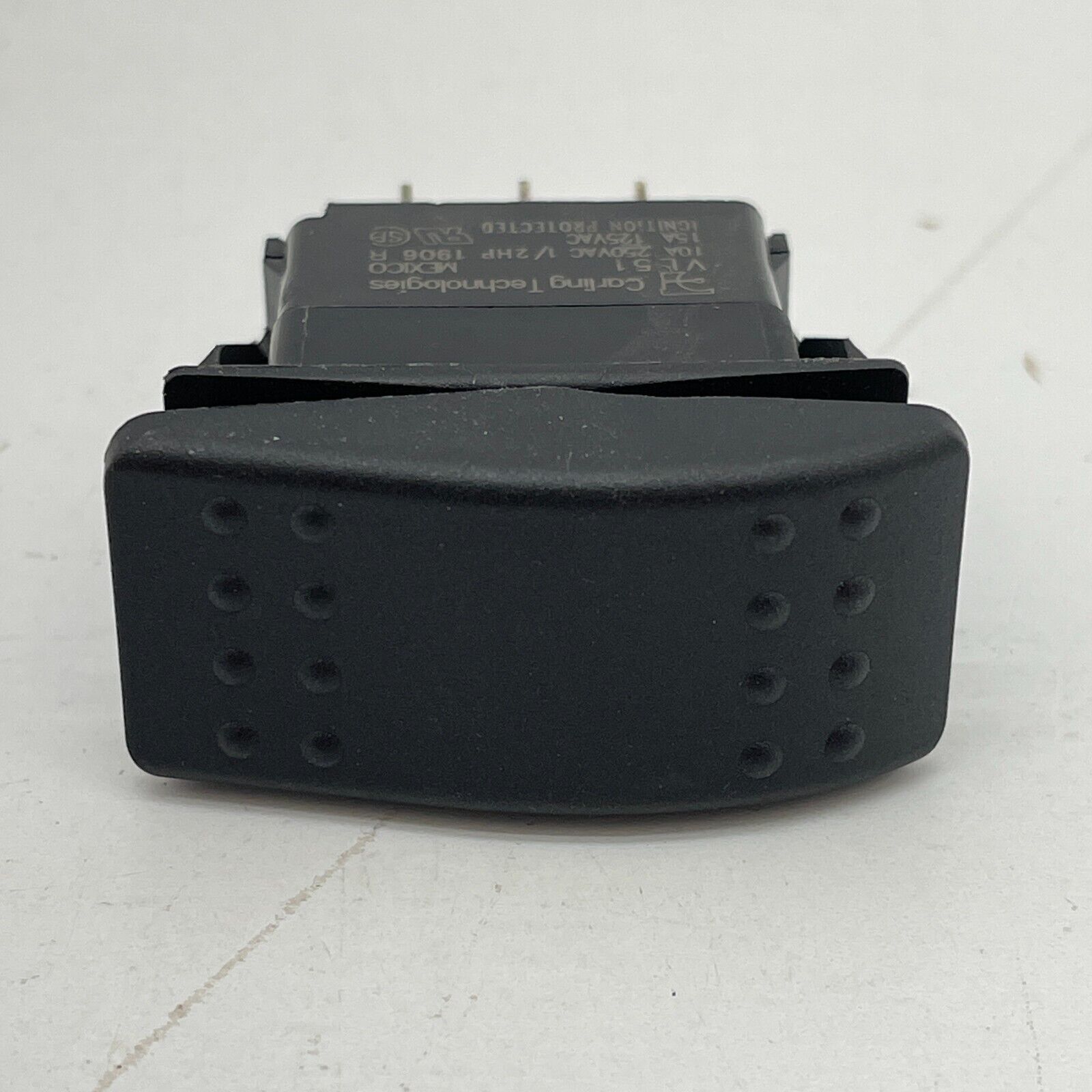VL51 – Carling Technologies DPDT, (On)-Off-(On) Rocker Switch Panel Mount 10A