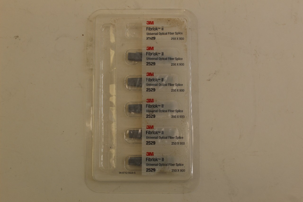 3M Fibrlok II 2529 250 x 900 New (lot of 5)