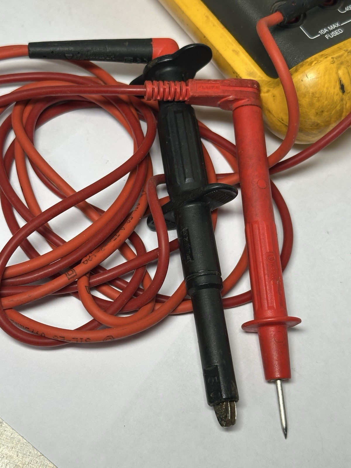 FLUKE 88 Automotive Voltmeter Electrical Meter Auto Tool Used Working