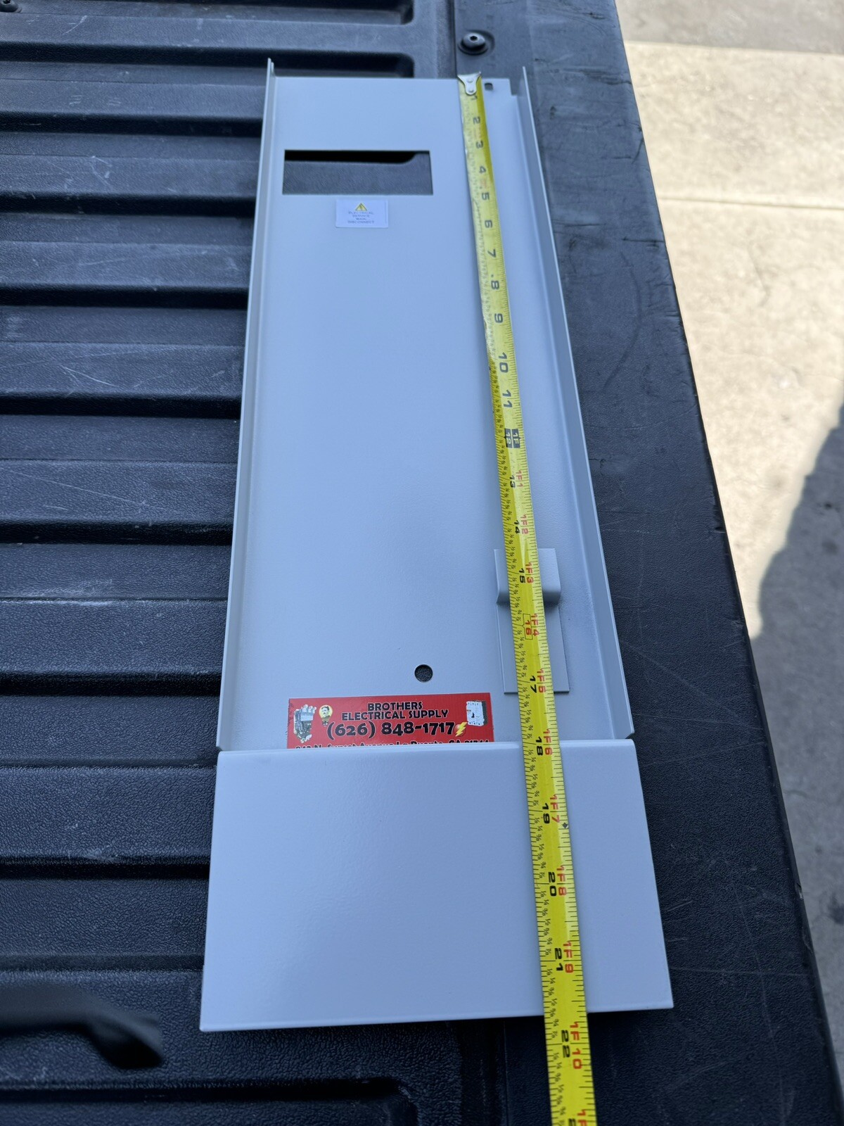 EATON DEAD FRONT COVER 200A MAIN LONG 20 3/4 WIDE 6 3/8.