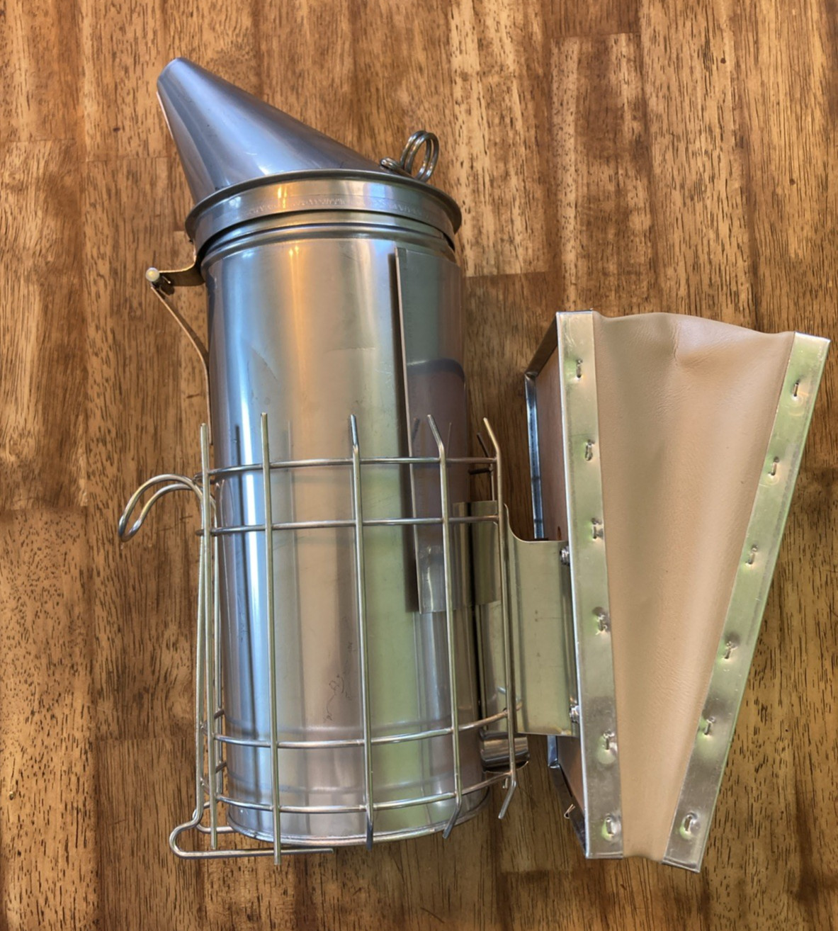 Pro Bee smoker Australian Beekeeping Tool. 304 Stainless riveted