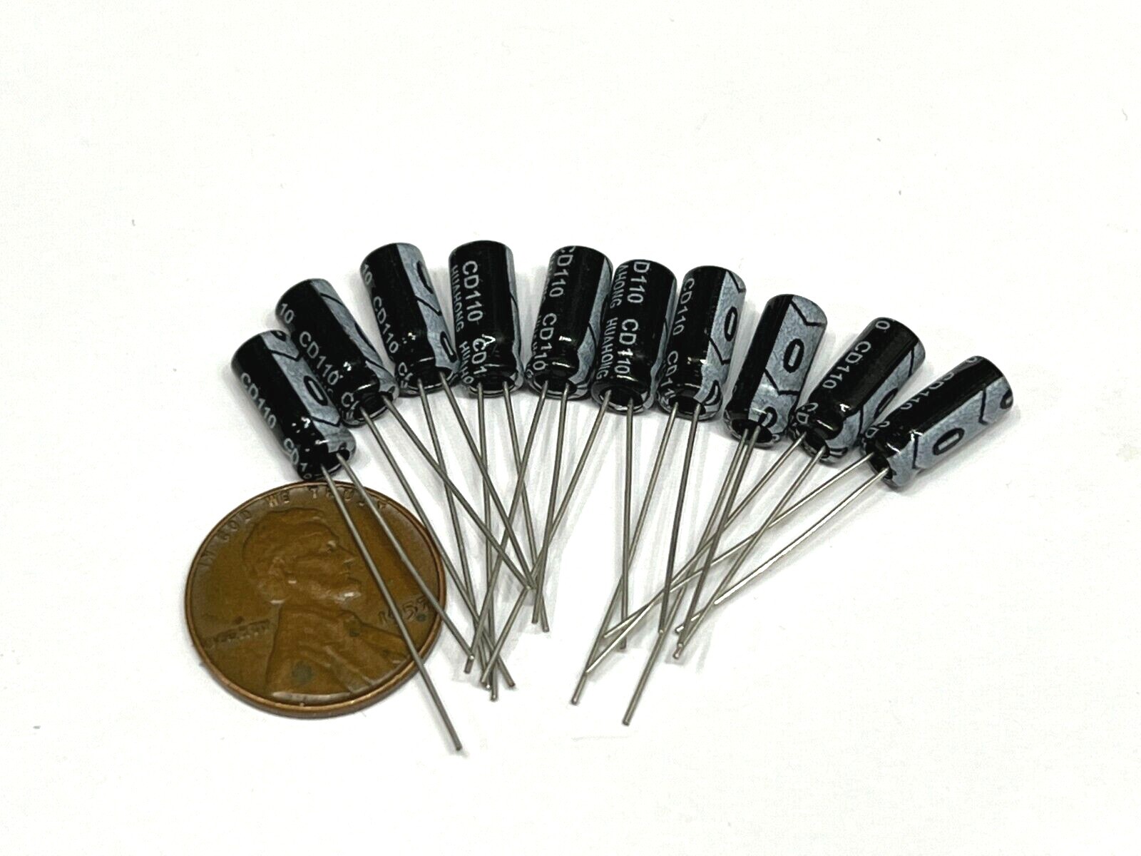 10 Pack Electrolytic capacitor 680UF 10v 105c 5mm x 11mm Radial G422