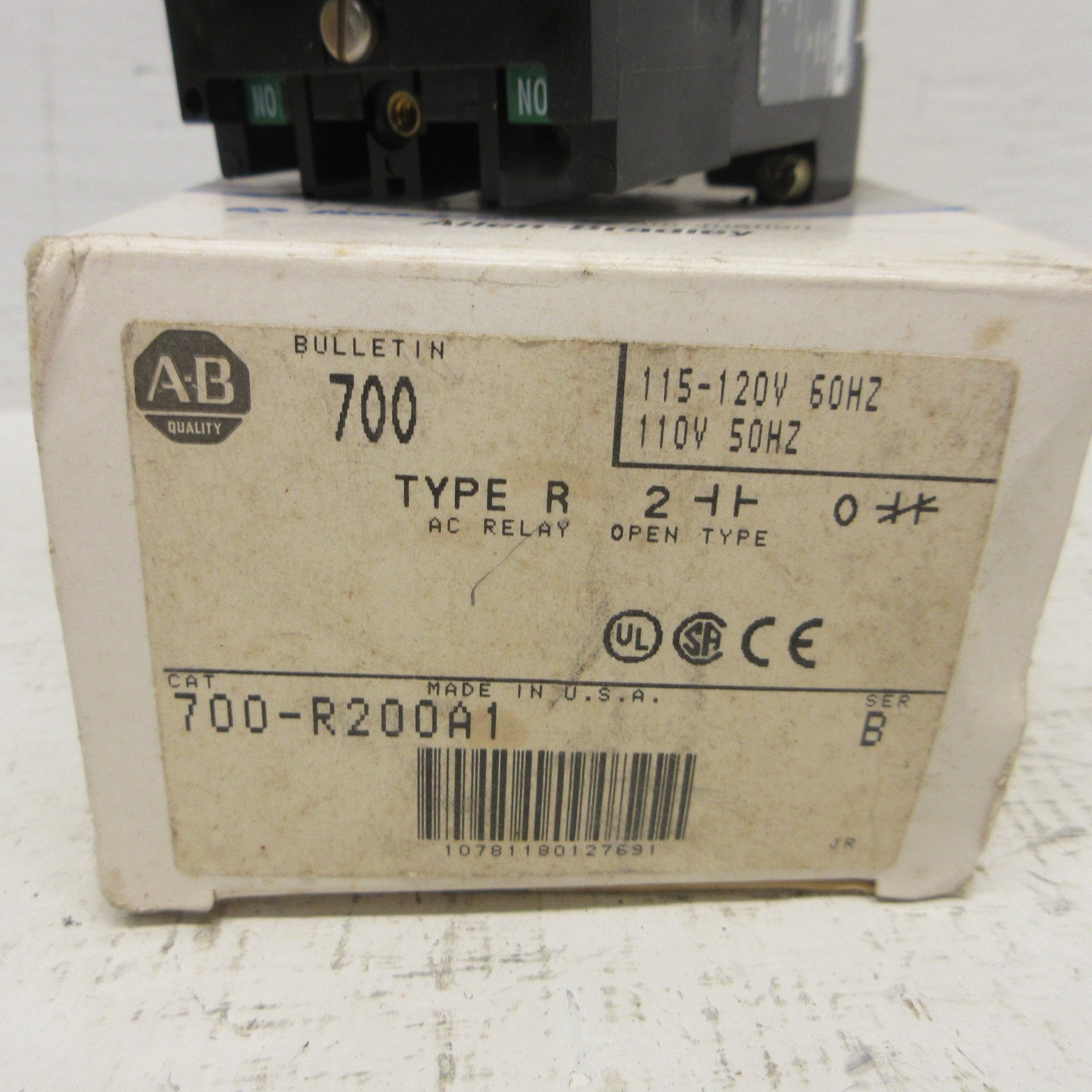 NEW Allen Bradley 700-R200A1 Ser B Electrically Held Relay Type R 2P 120VAC NIB