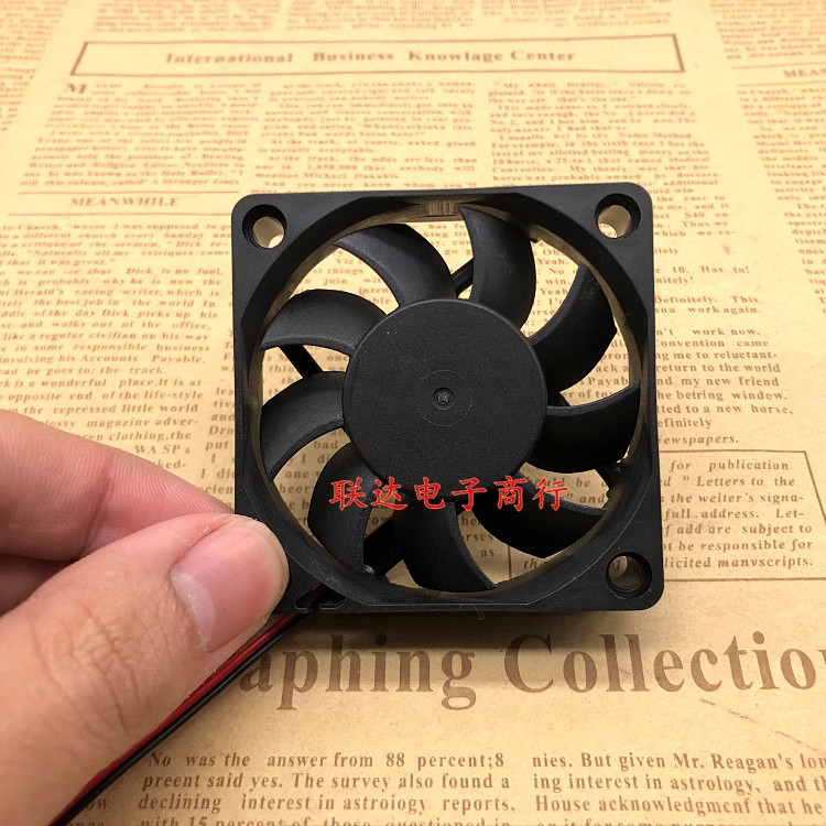 SUNON KD0506PHS3 DC5V 0.6W 0.115A 60*60*15мм 2-wire axial fan