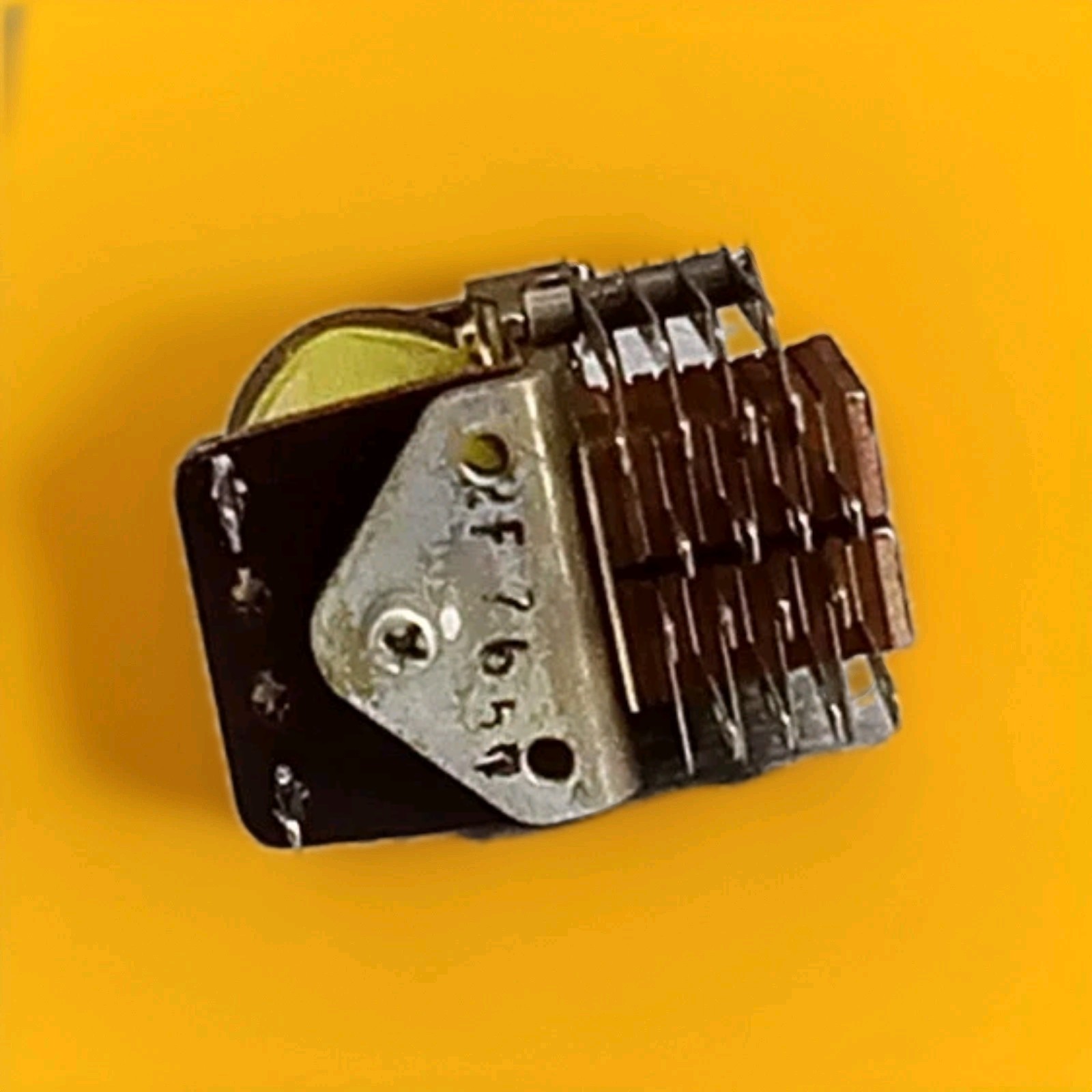 NEW OLD STOCK C.P. Clare® G-8894 PE-I6254-DI1 1kΩ Relay