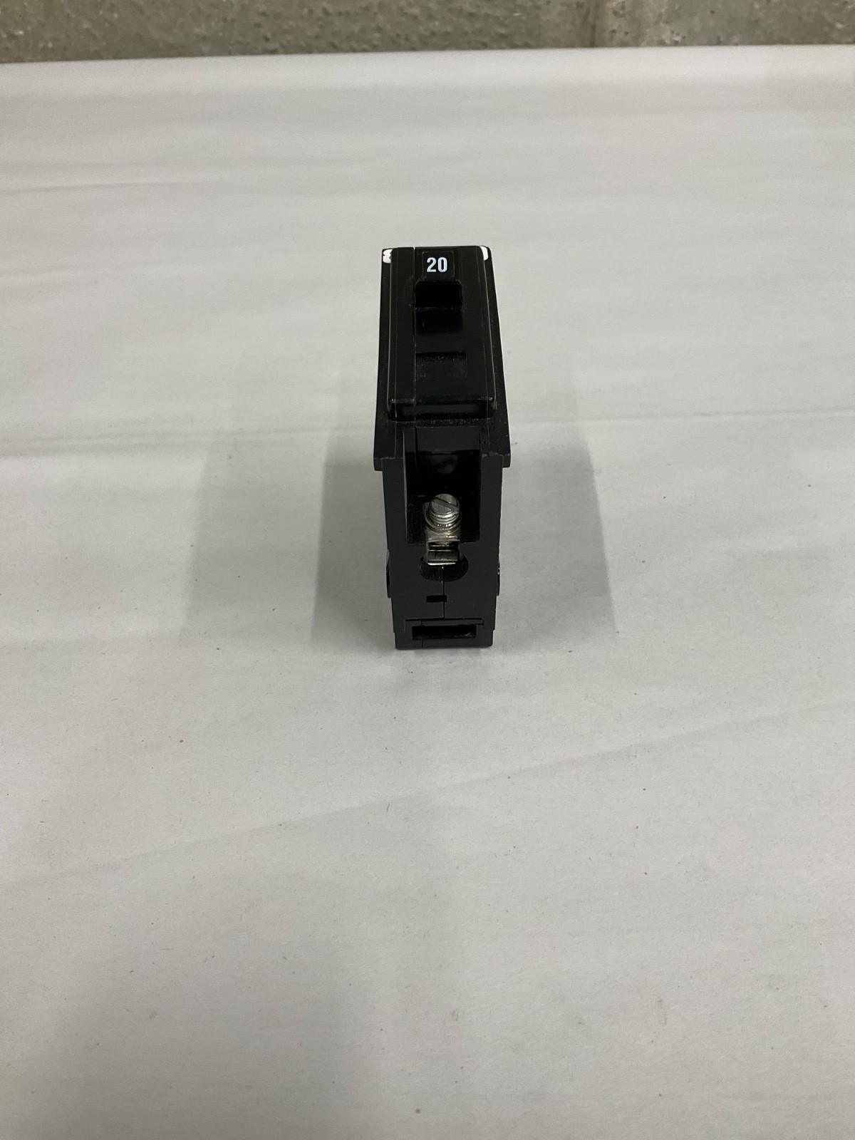 *LOT OF 2* CUTLER-HAMMER 20A CIRCUIT BREAKER 1-POLE 120/240 VOLT AC B120