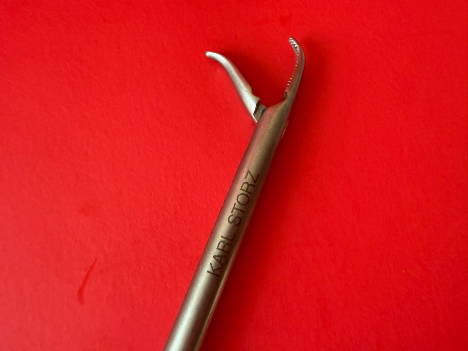 Karl Storz 26173DQ Assistant Needle Holder «FLAMINGO-JAW, Dia 5mm x Length 33cm