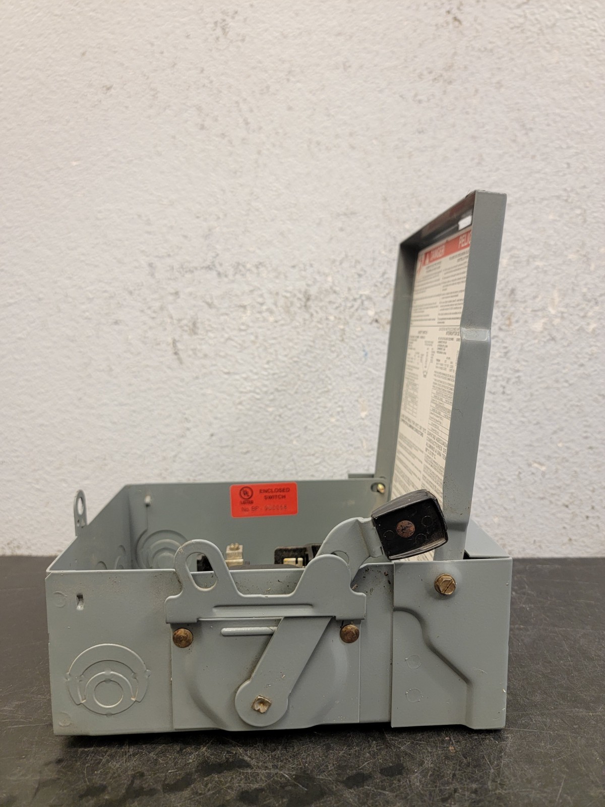 Square D D221NRB General Duty Safety Switch Series E3, 30A, 240VAC