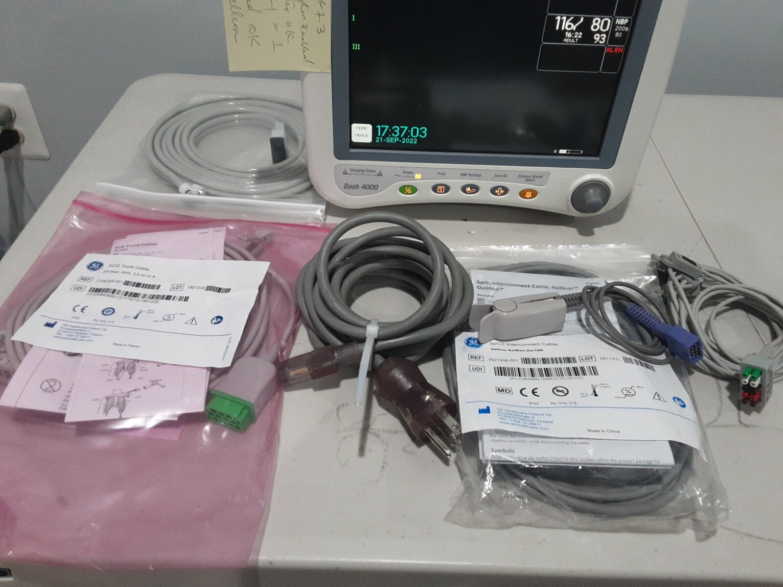 GE Dash 4000 Monitor Nellcor sp02 ,2 IBP and Co2 + 90 days free return and warr