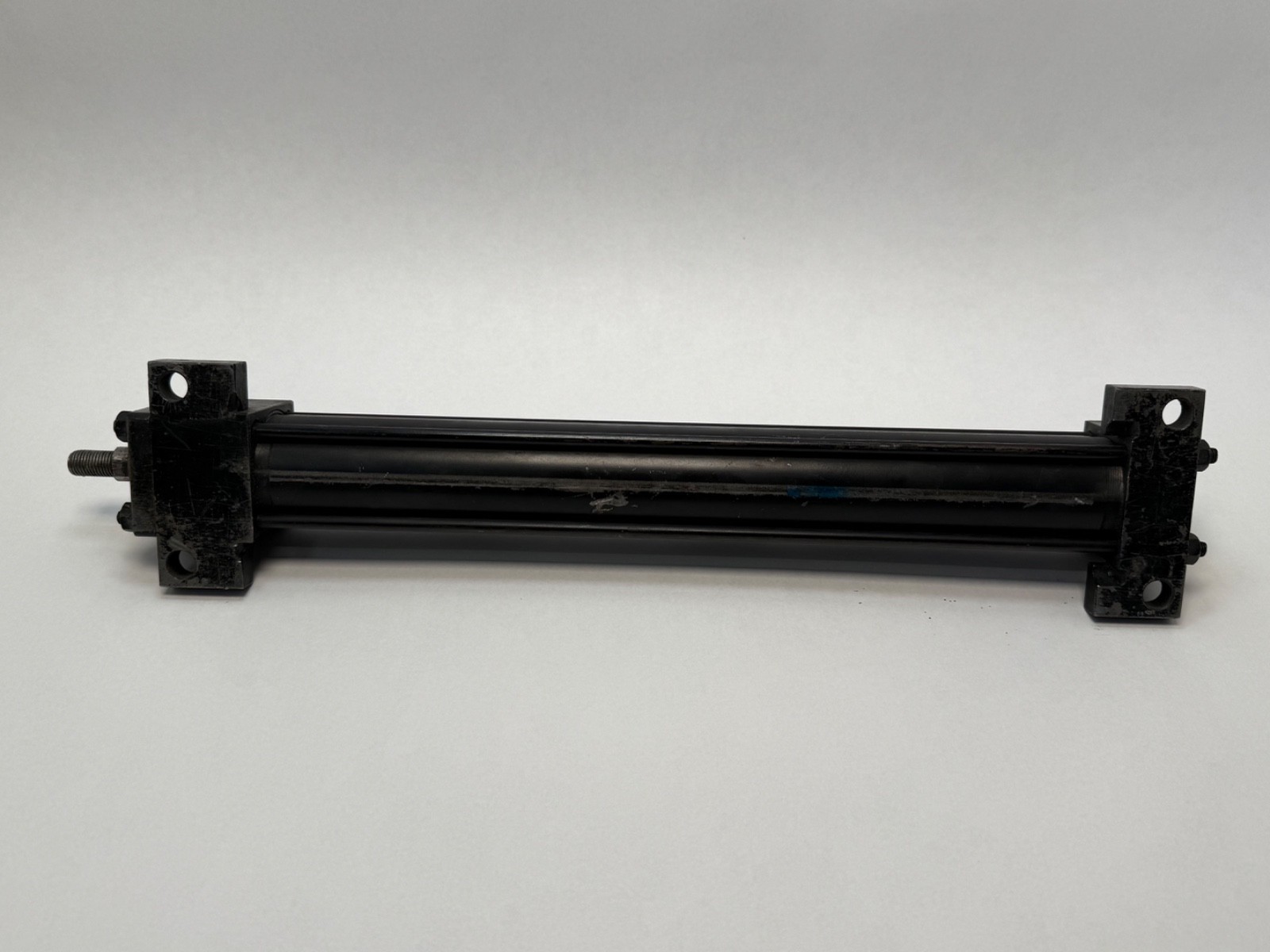 Parker 01.50-CC2AU14C-12.000 Cylinder 1-1/2″Bore 12″ Stroke 5/8″ Shaft OD 250psi