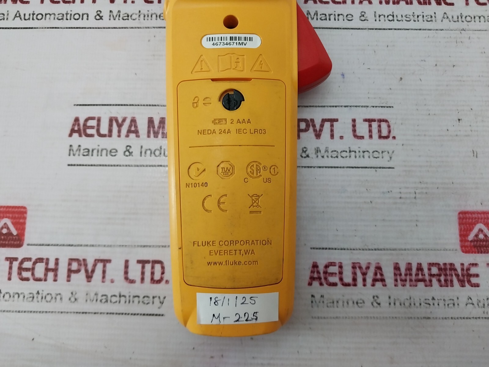 FLUKE 302+ Digital Clamp Meter CAT III 600V CAT IV 300V 46734671MV