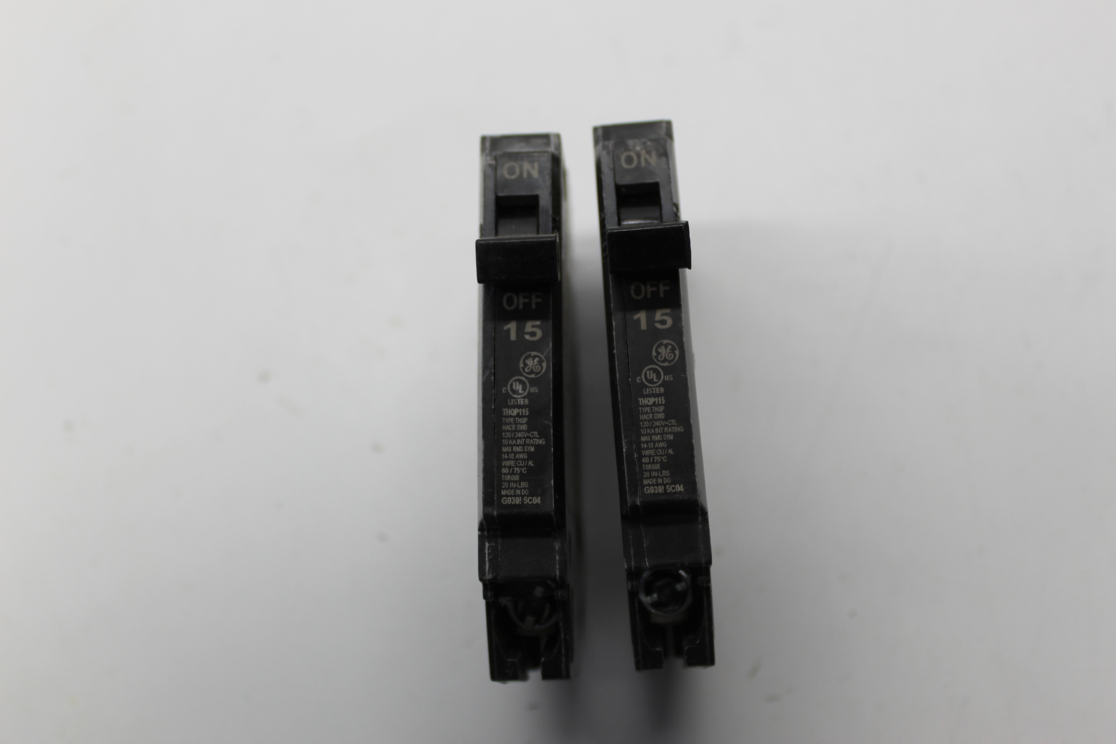 GENERAL ELECTRIC THQP115 BREAKER 1POLE 15AMP LOT OF 2 NSNP