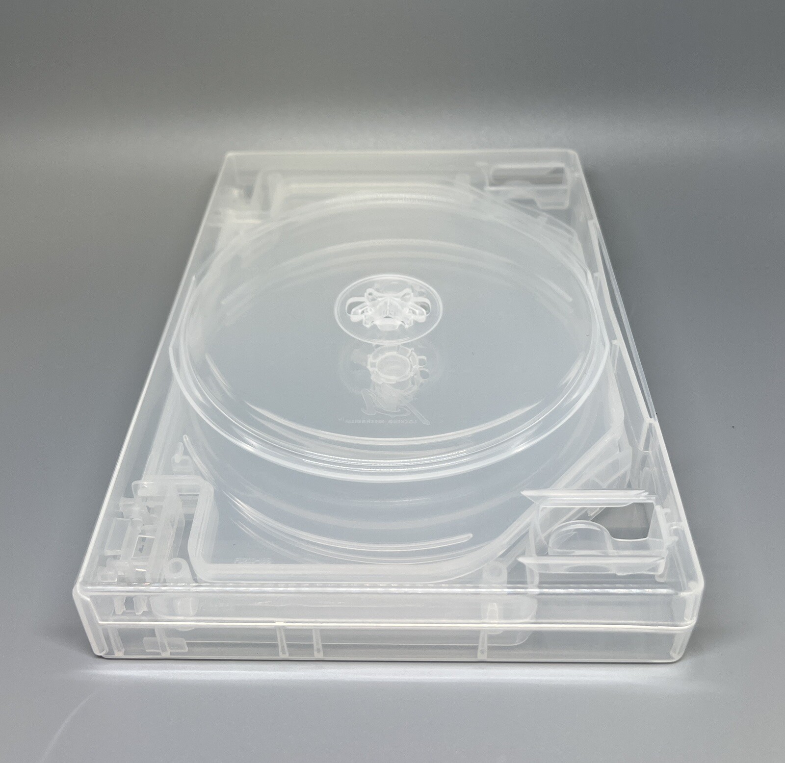 25 PCS NEW HIGH QUALITY 27MM MULTI-8 DISC DVD CASE, M-LOCK HUB, CLEAR, DB27-8C