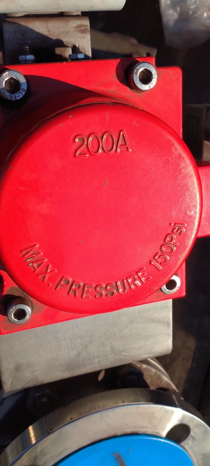 TRIAC CONTROLS 200A PNEUMATIC ACTUATOR WITH 3»-150 CF8M STAINLESS STEEL VALVE