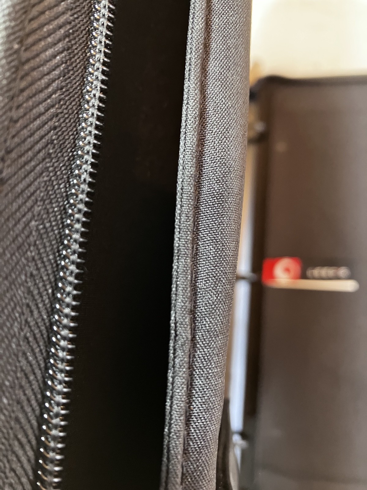 LEEDS Business portfolio notebook/organizer ZIPPERED /Genuine Leather (Time Sys)