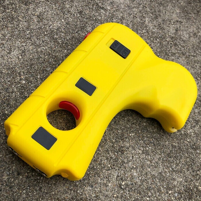 Striker 10 MV Rechargeable Pistol Grip STUN GUN w/ LED Light + Pepper Spray NEW