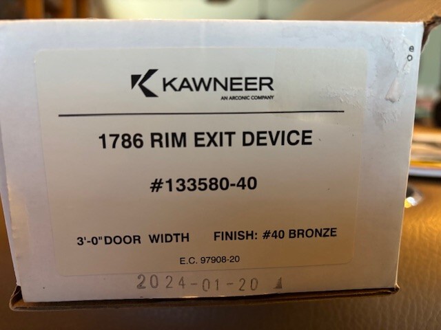 Kawneer 1786 Rim Commercial Exit Device 133580-40 3′-0″ Door Width #40 Bronze