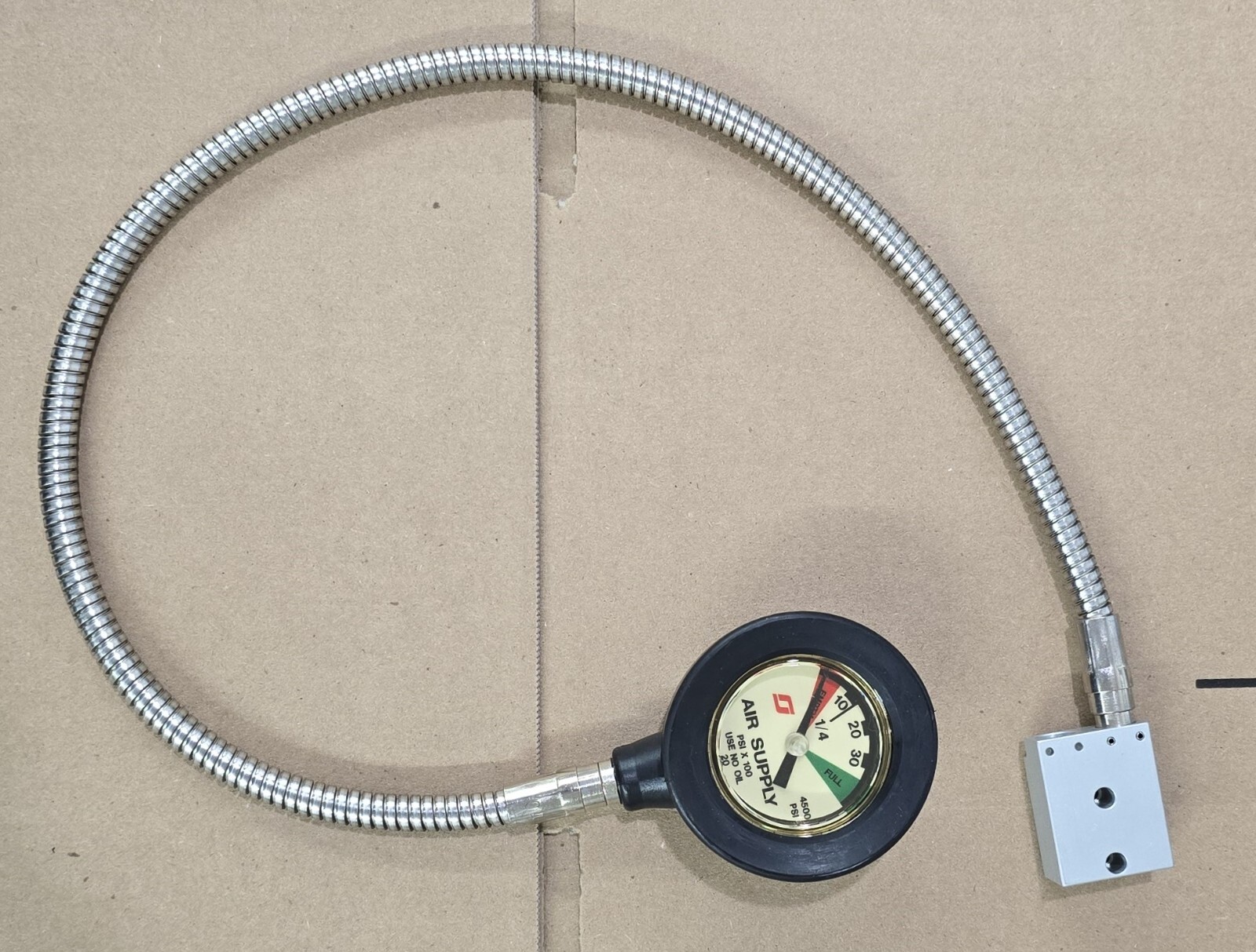 Brand New Scott Remote Pressure gauge with connecting hose. Item # 804059-02