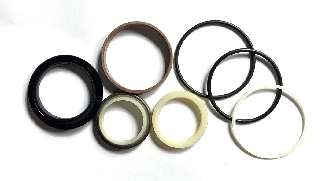 [Generic] Komatsu PC10-5 (7001～) Boom Cylinder Seal Kit. (with ring) –