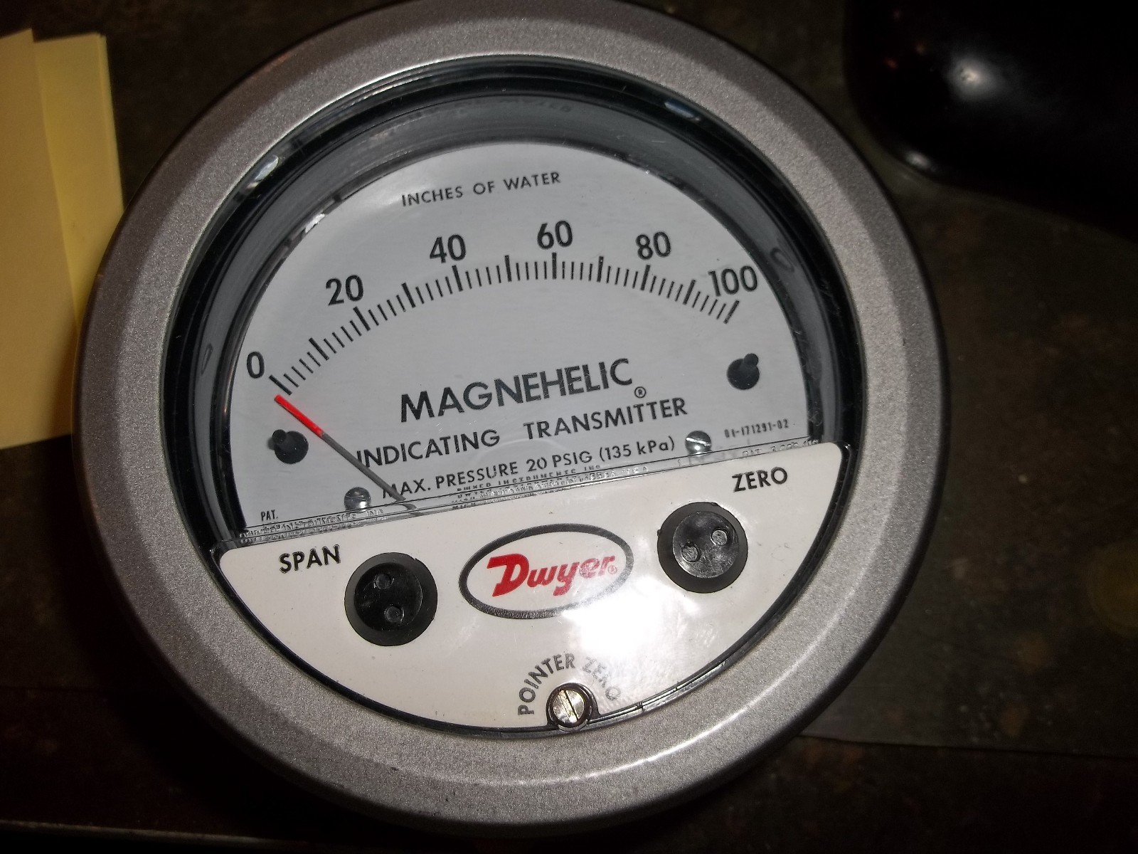 NEW DWYER MAGNEHELIC INDICATING TRANSMITTER N38T 171291-00 0-100 IN 20PSIG (845)