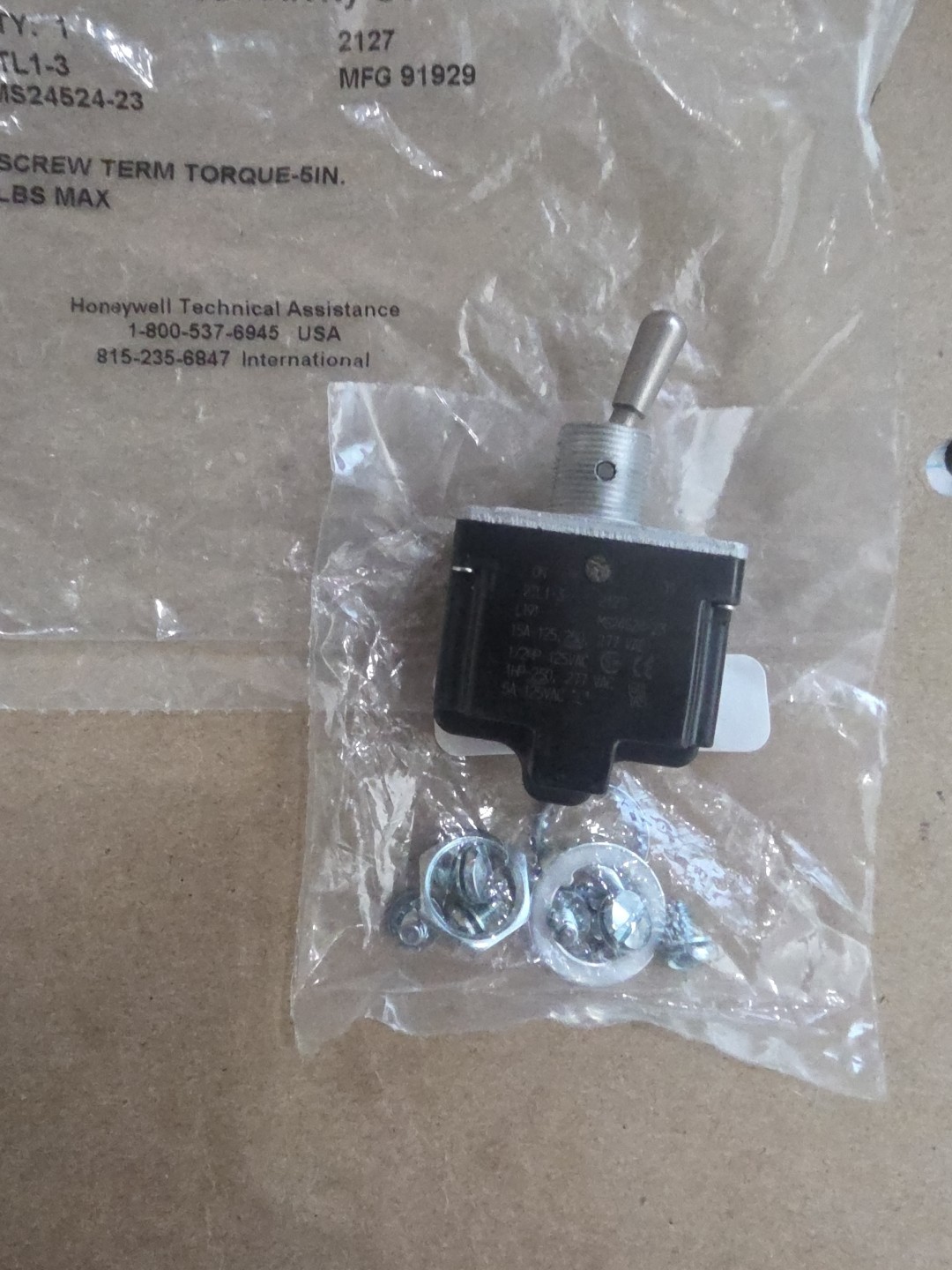 MS24524-23 (2TL1-3) HONEYWELL MICRO SWITCH DPDT TOGGLE SWITCH NEW Free Shipping