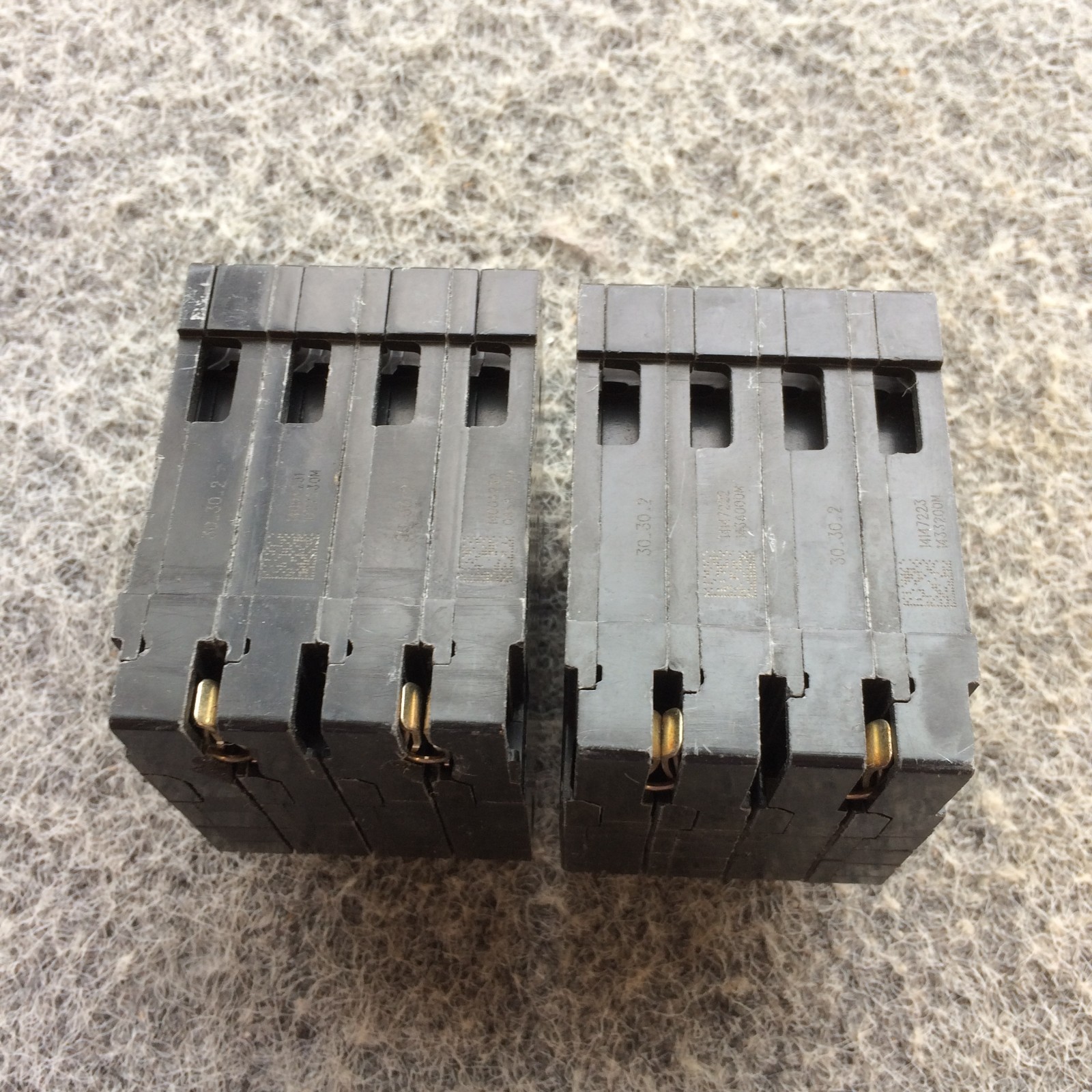 Lot of 2 SIEMENS Q23030CT2NC Q23030CT2 QUAD CIRCUIT BREAKER 2P30A/2P30A NOS