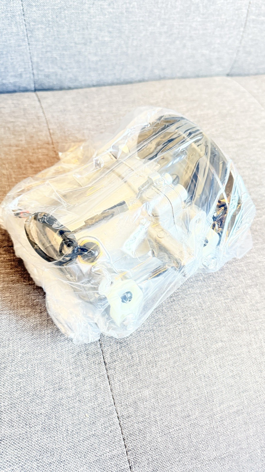 Kubota AC Compressor RD451-93900 SVL75-2C SVL90C SVL95-2SC SVO7E 12V FREE SHIP