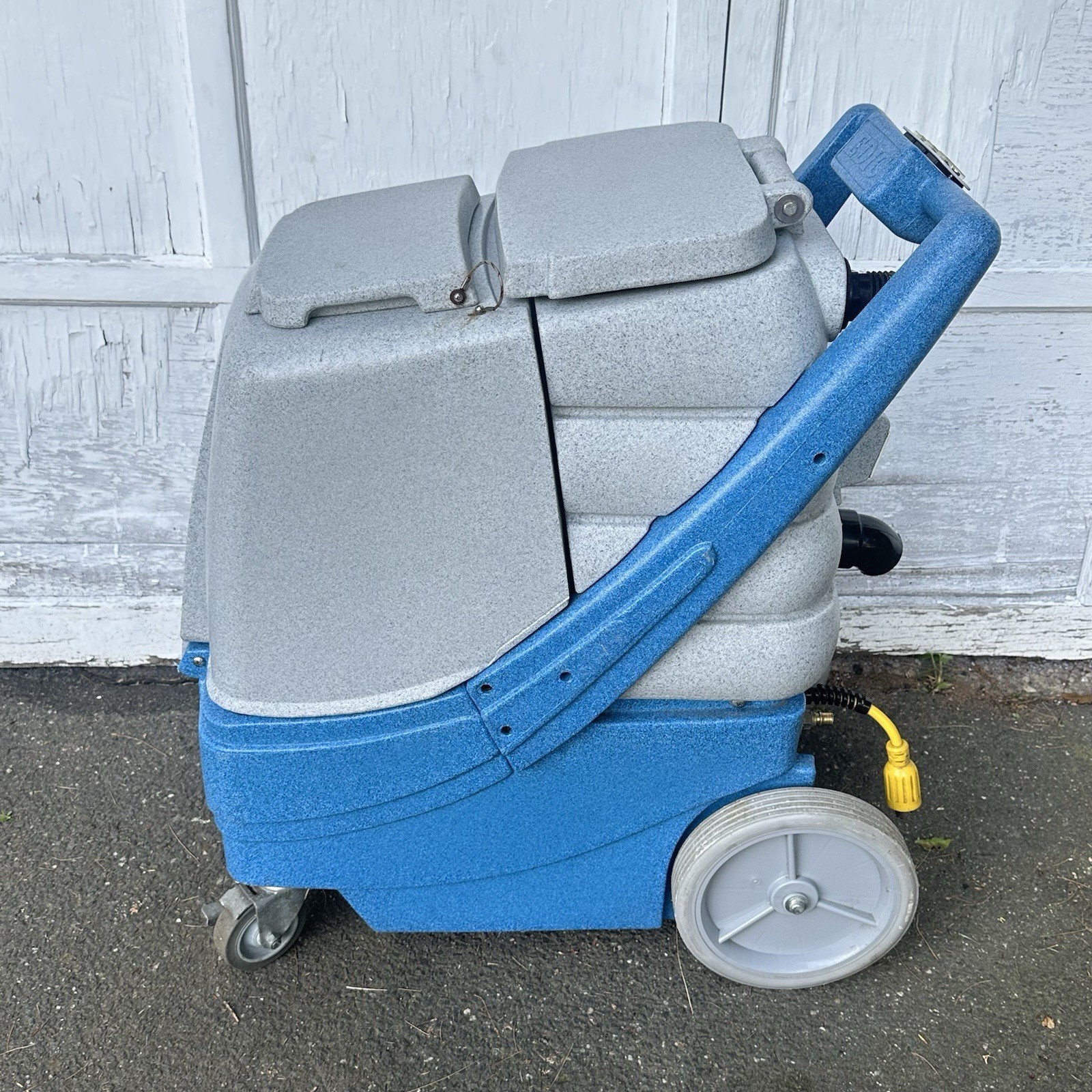 EDIC 2000CX-HR Galaxy 12 Gal. Box Carpet Extractor Adjust. 500 PSI with Heater