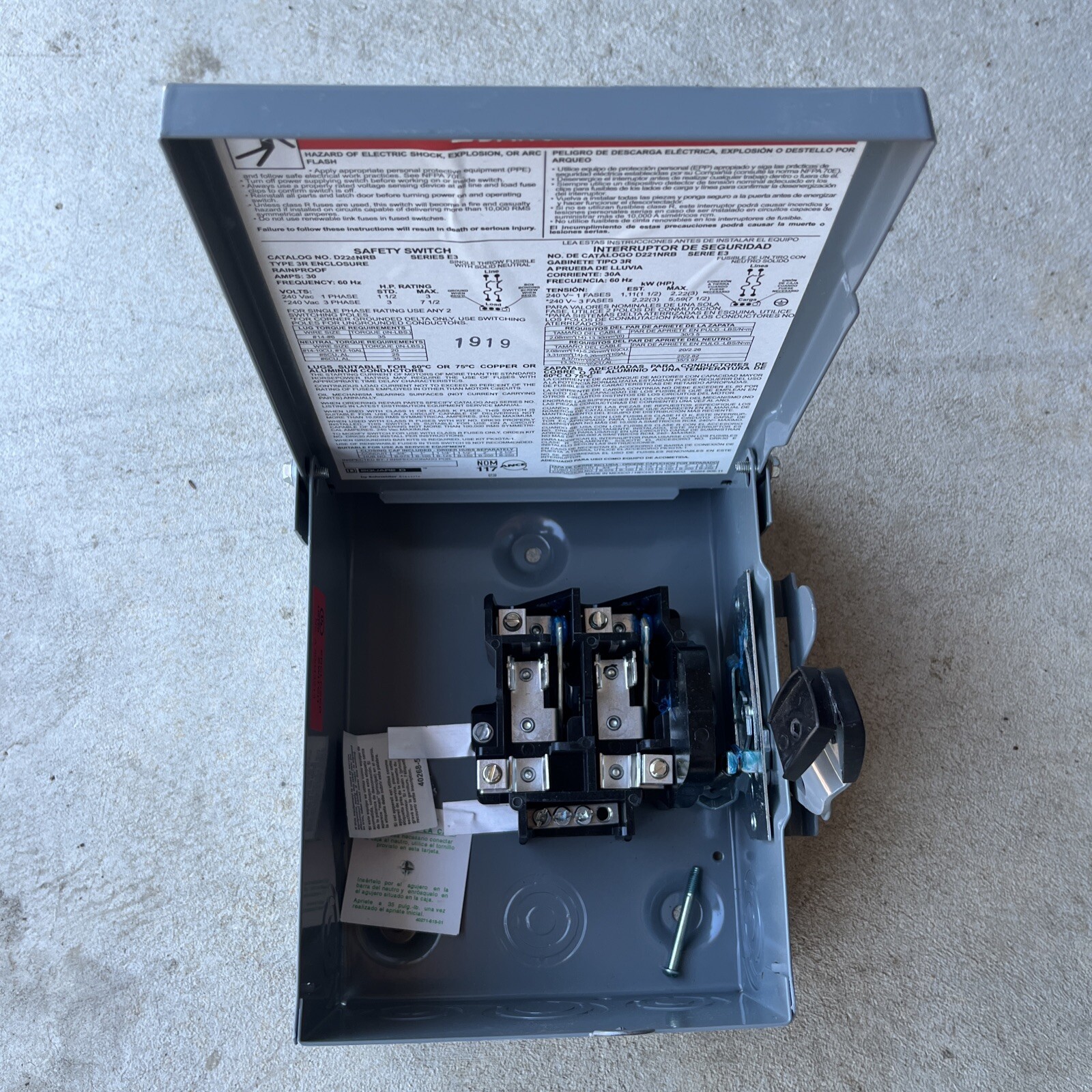 SQUARE D D221NRB Safety Switch, Fusible, 30 A, Steel 1H248 (NEW) Free Shipping!