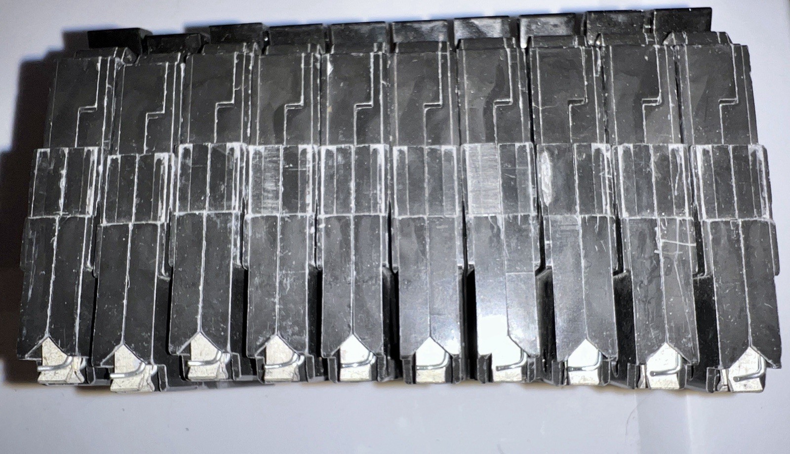 Lot of 10 – GE THQP115 Thin Series Circuit Breaker Single Pole 15-Amp Q-Line