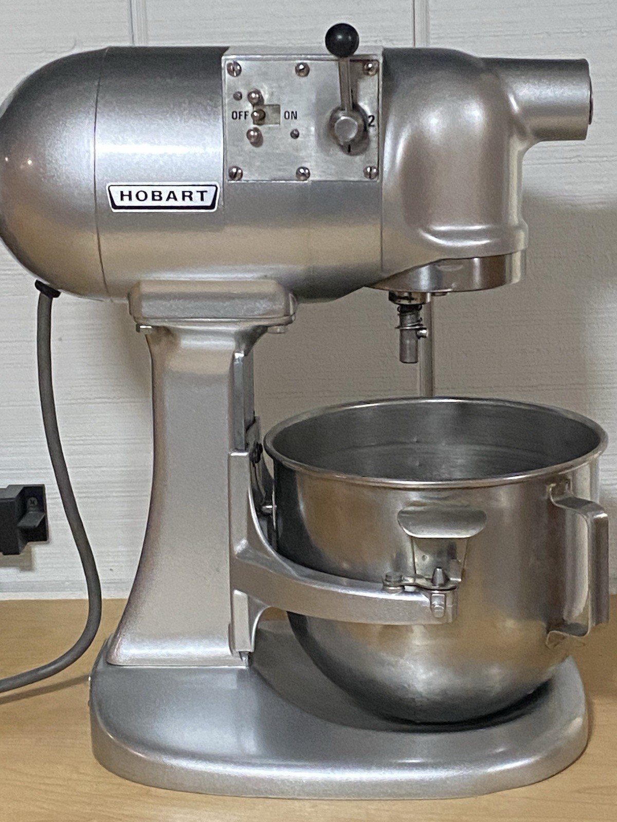 Hobart N50 Mixer Commercial Countertop 5 Quart 3 Speed + Paddle Whip Dough Hook