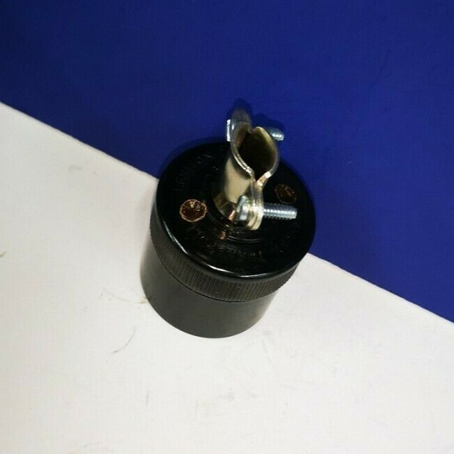LEVITON Locking CORD CONNECTOR Female Plug w/ Grip 10A-250V 15A-125V NEW 5111