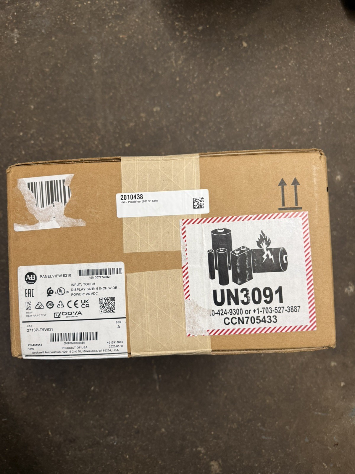 NEW ALLEN BRADLEY 2713P-T9WD1 PanelView 5310 TERMINAL 9″ Touch Screen