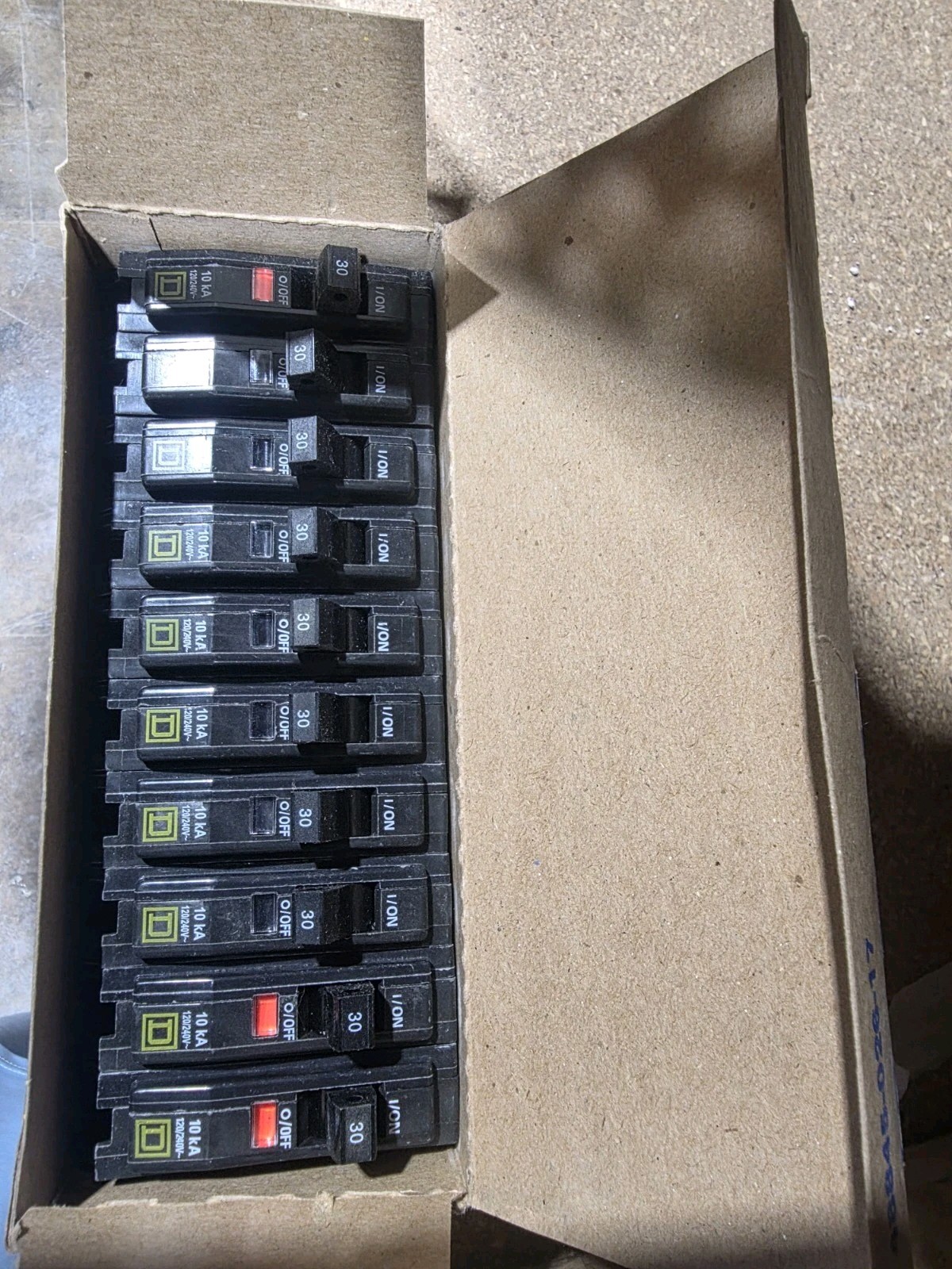 QO130 SQUARE D 1 BOX OF 10 BREAKERS 1 PRICE (10 BOXES AVAILABLE) FREE SHIPPING