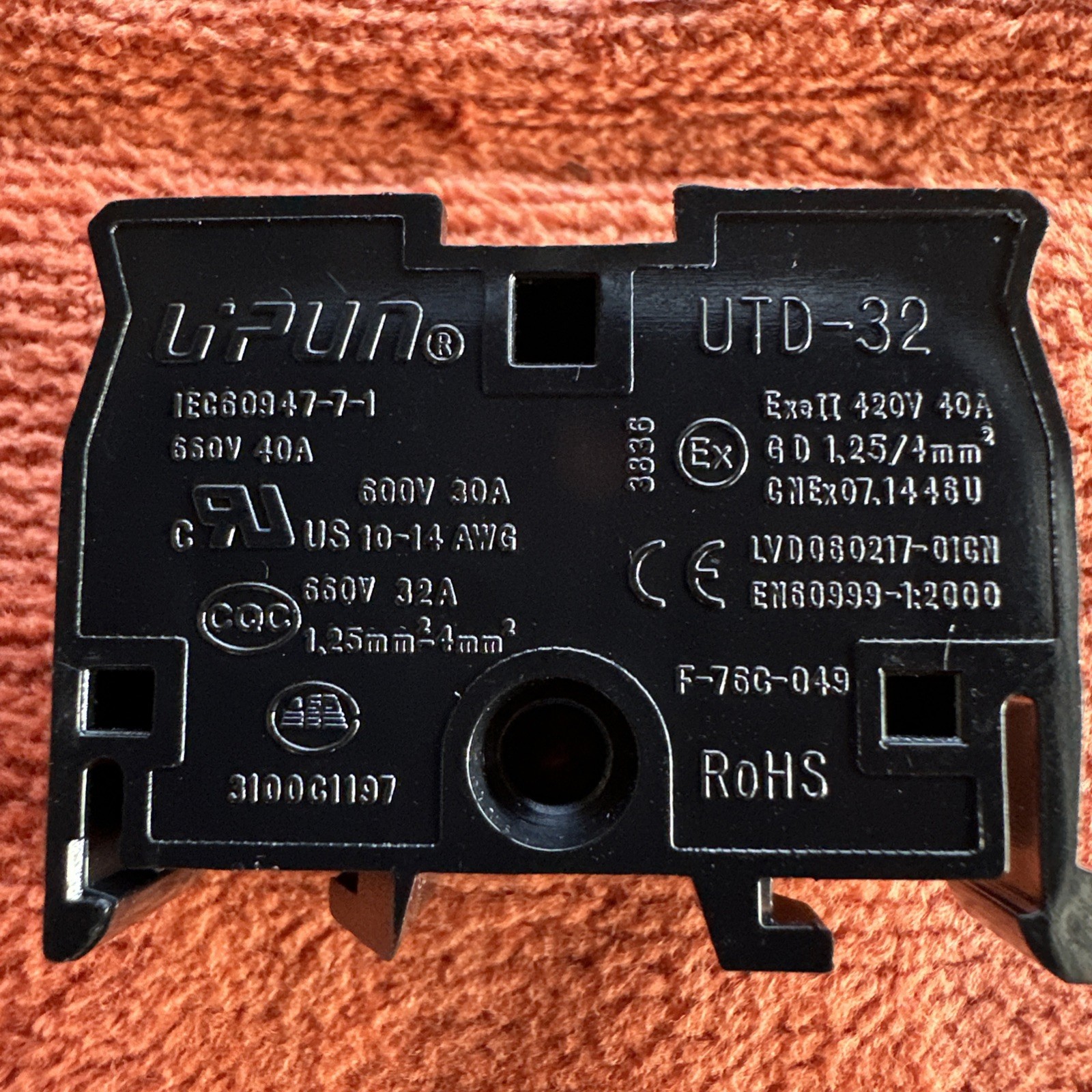 UTD-32 – 16 AWG Modular Terminal Block, Din Rail Mount, 660V, 40A, Qty.24