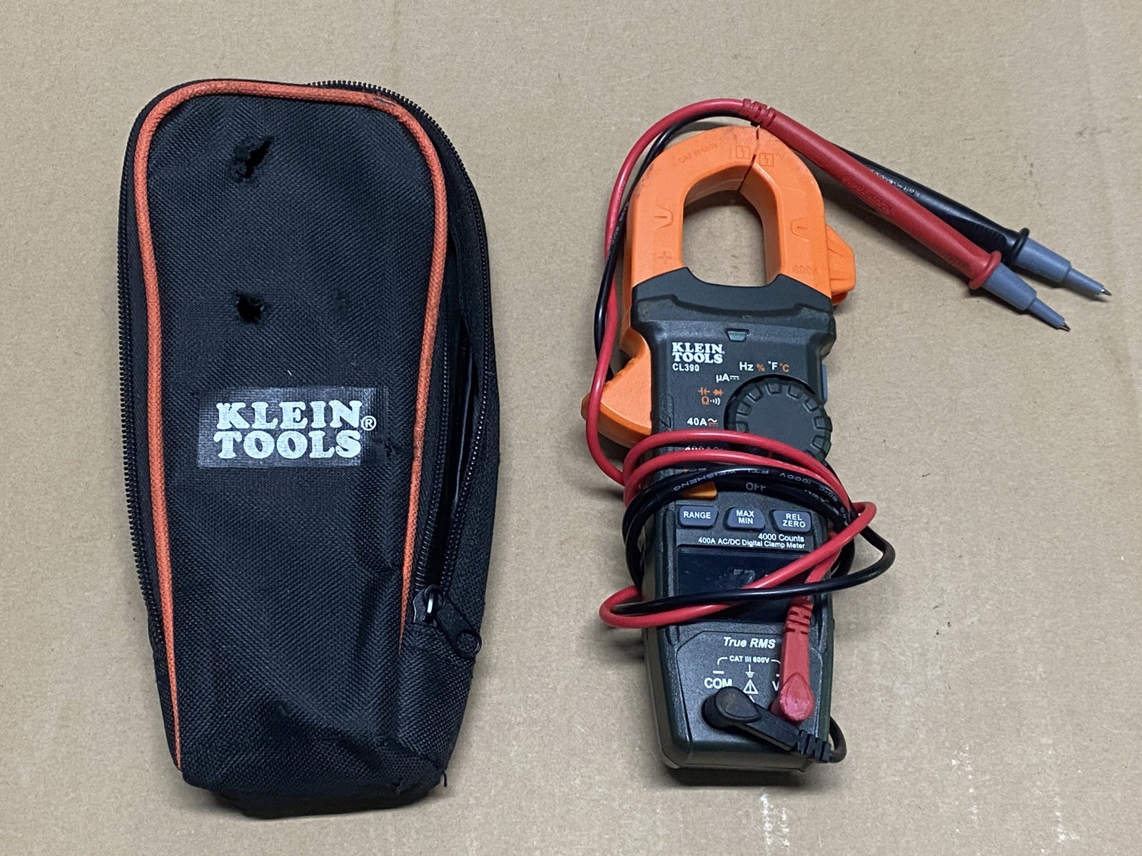 Klein Tools CL390 400 A AC/DC Auto-Ranging Digital Clamp Meter W/ Case