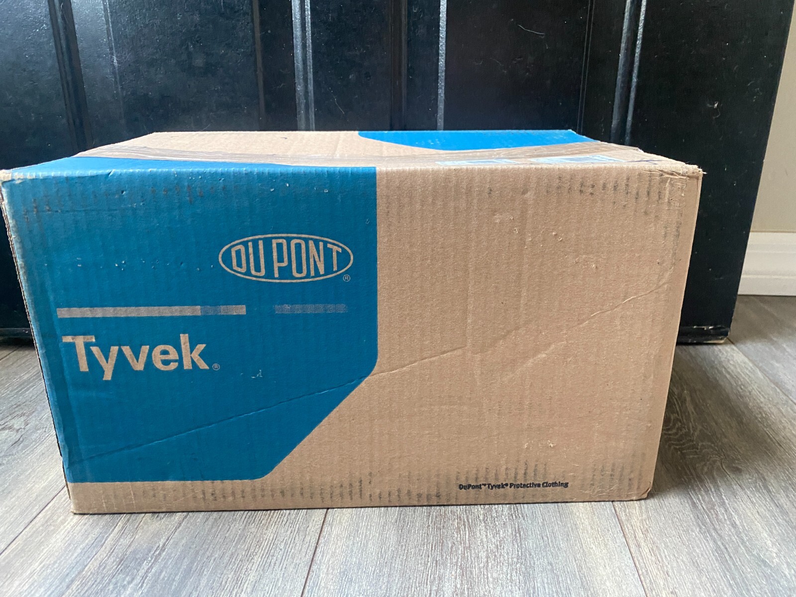Box of 100 pcs DuPont Tyvek 400 Boot Cover TY454SWH00010000 White Universal Size