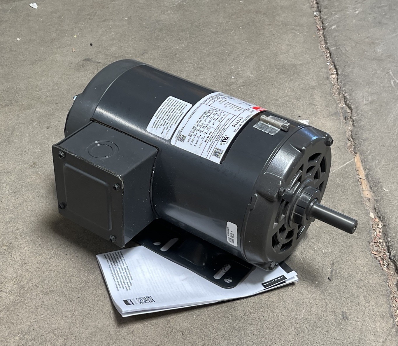 DAYTON 31TT16 General Purpose Motor 3/4 HP 1,140RPM 230/460V AC Open Drip Proof