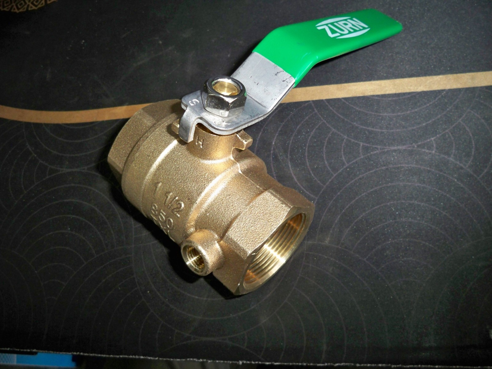 Wilkins ZURN 112-850TXL- 1-1/2″ Full Port Bronze Ball Valve Tapped
