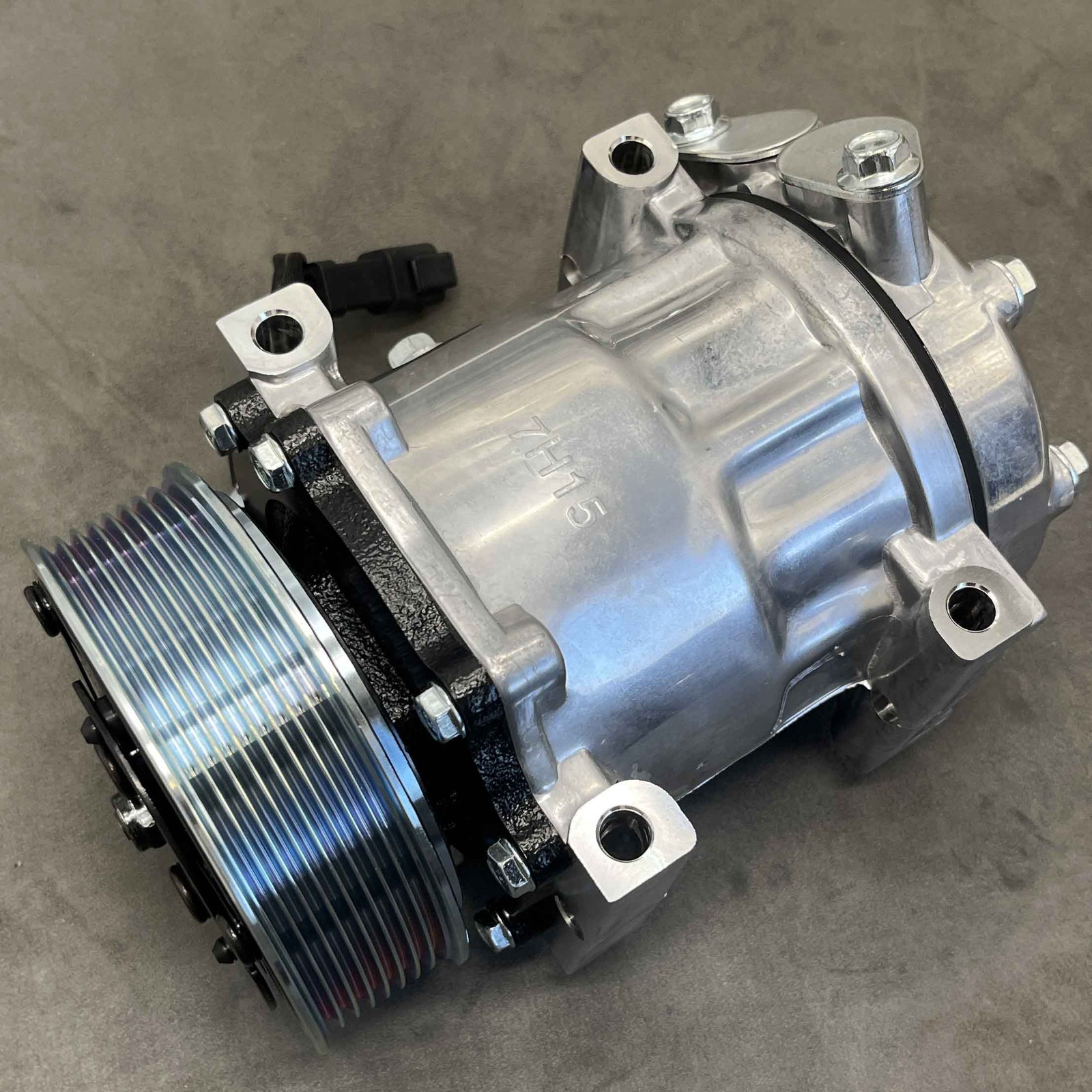 New Compressor With 8 Groove Clutch 120mm For 320/08562 JCB SD7H15