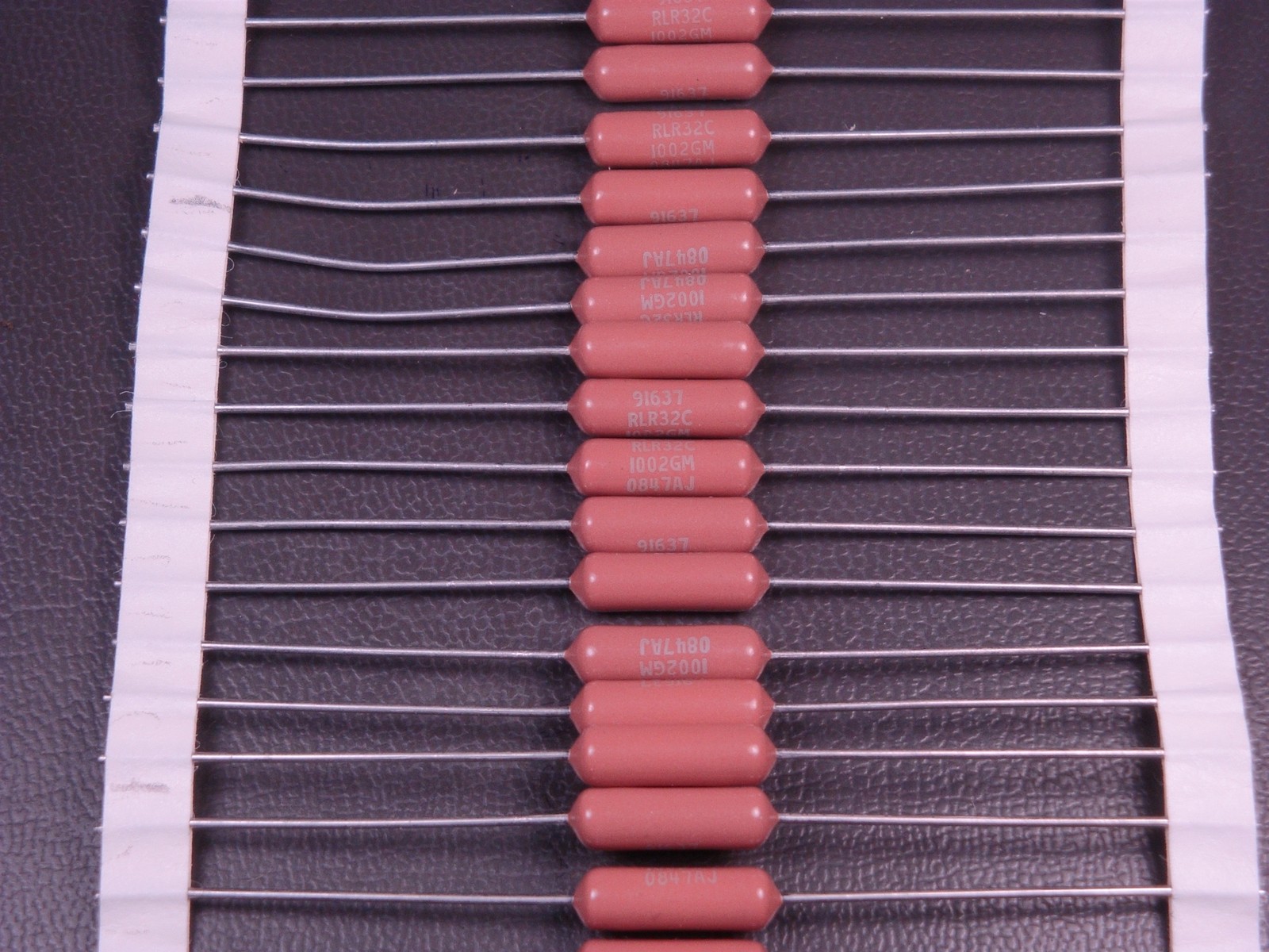RLR32C1002GM Vishay Metal Film Resistor 10k 10000 Ohm 2% 1W Axial NOS