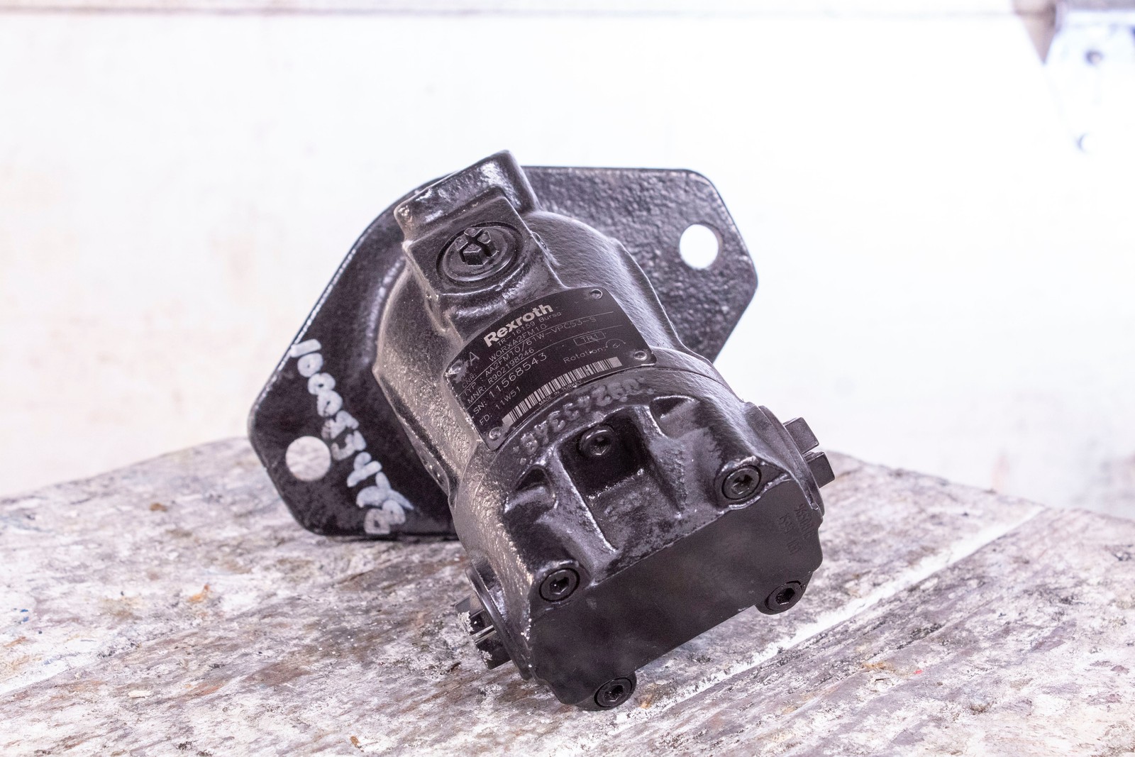 Rexroth R902198246 AA2FM10/61W-VPC53-S Hydraulic Motor