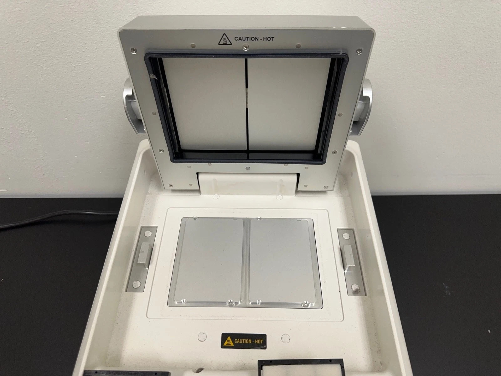 Applied Biosystems 4483636 Thermo Fisher ProFlex Base PCR System + Warranty